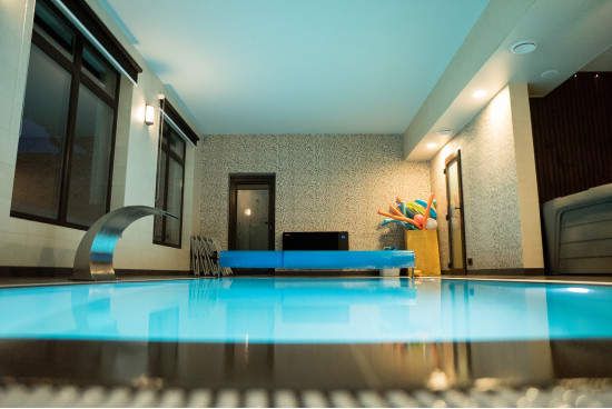Baseinas ir pirtys sodyboje "Vila Kalniškiai" - SPA centrai