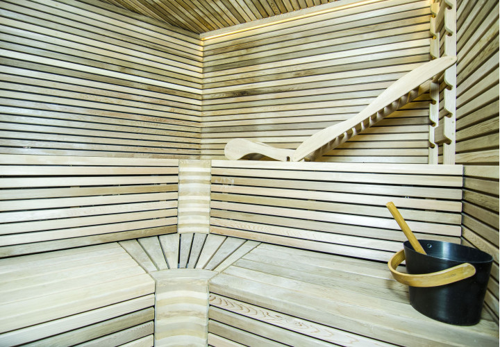 Sauna su ergonominiu gultu ir kedro mediena