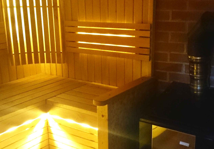 Sauna su uždaro tipo krosnele švelniam garui