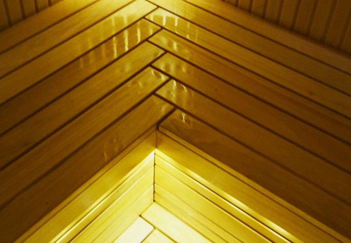 Sauna su abachi mediena