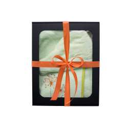 Dovanų rinkinys dovanų dėžutėje JAI. Moteriška pirties kepurė ir prijuostė - ŠVIESIAI ŽALIA 