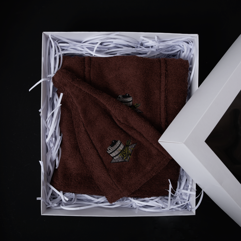 Dovanų rinkinys Jam - RUDAS, 55x150 cm, dovanų dėžutėje. Prijuostė ir kepurė pirčiai