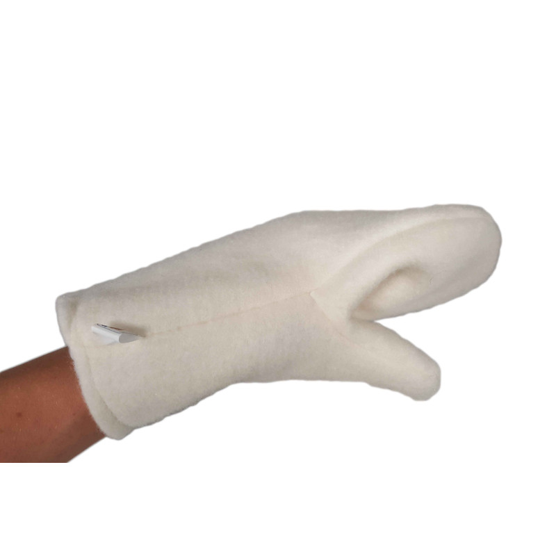 Vilnonė balta pirštinė pirčiai