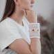 Riešinė su gintarais
