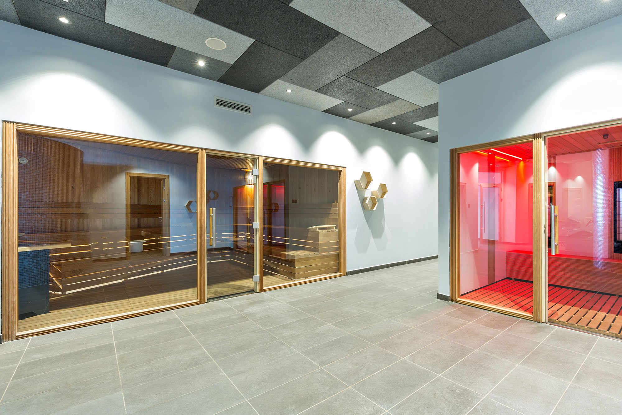 sauna ir infraraudonųjų spindulių pirtis