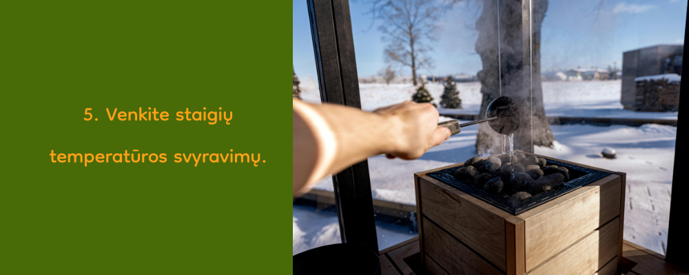 Pilamas vanduo ant pirties krosnelės