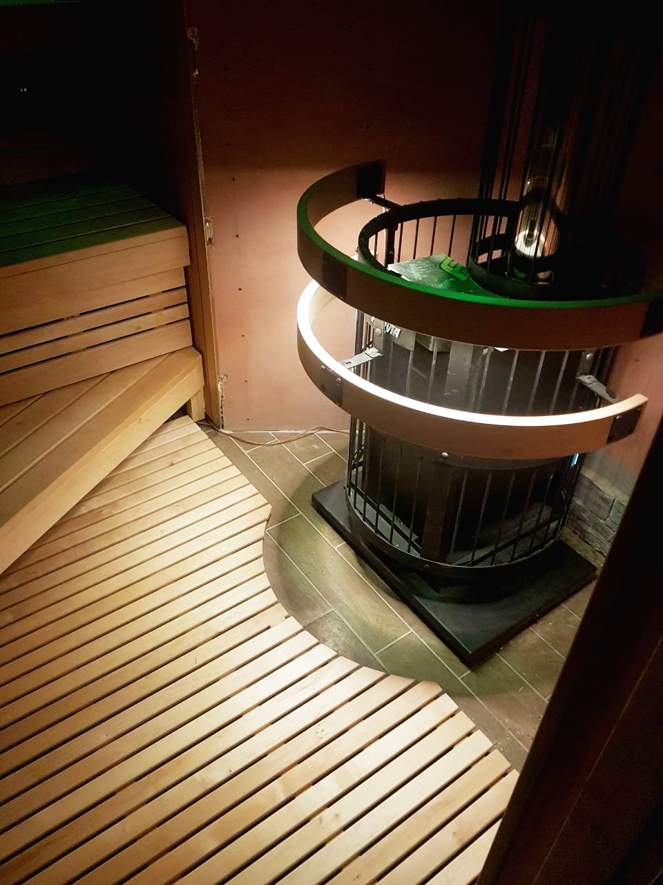Sauna su alksnio ir Kanadietiško kedro mediena