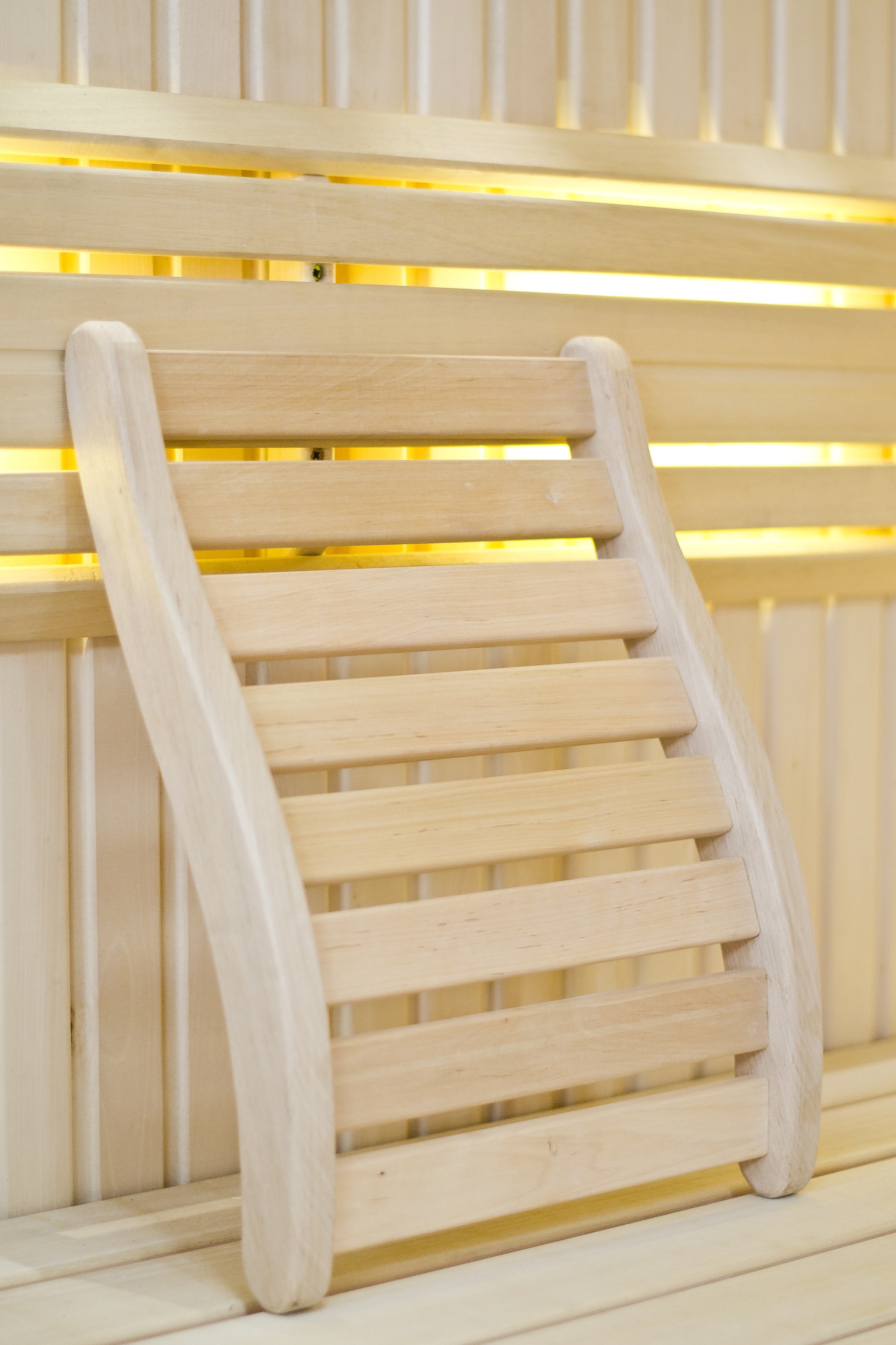 Šviesi sauna su valdomu LED apšvietimu