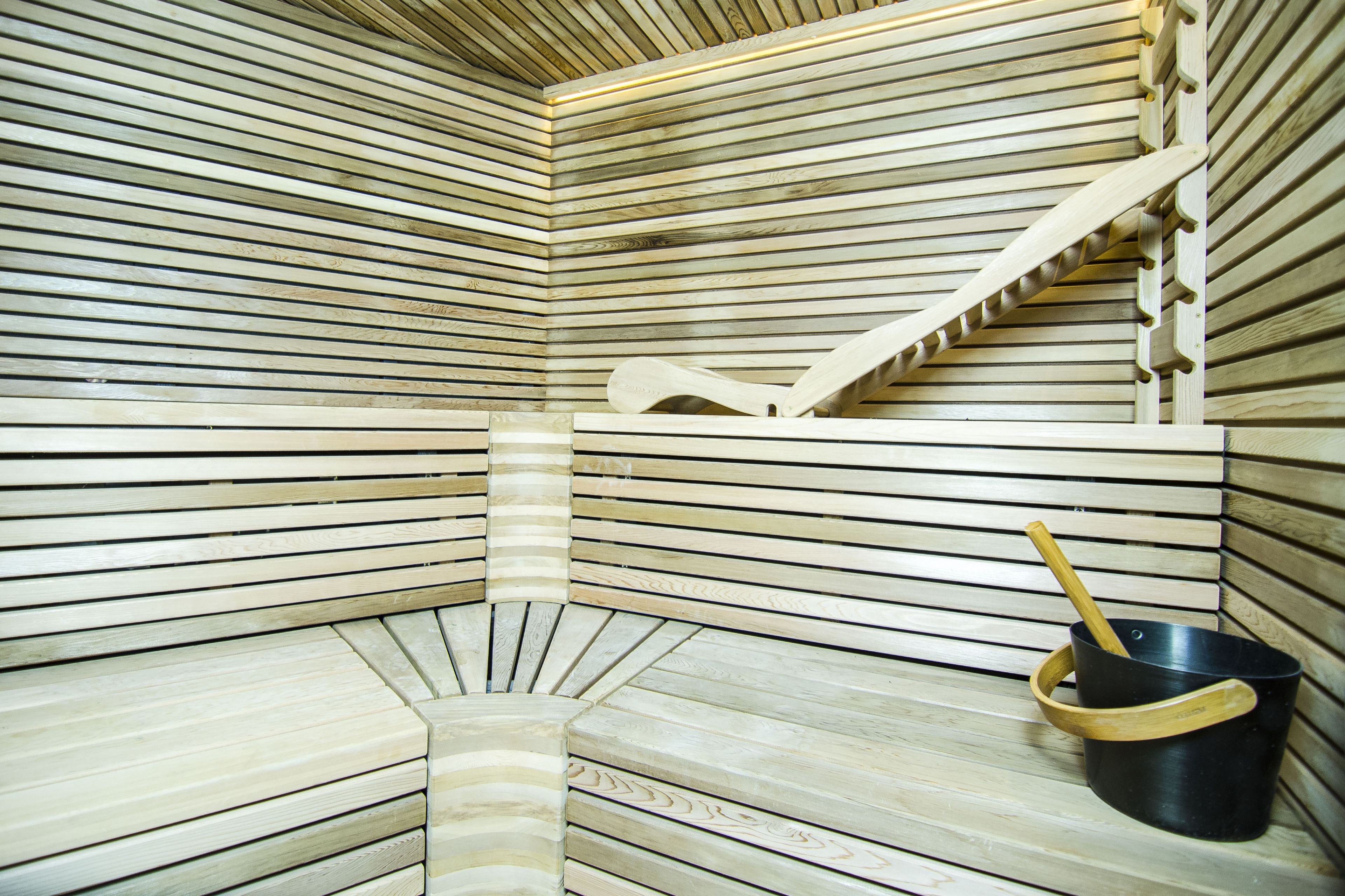Sauna su ergonominiu gultu ir kedro mediena